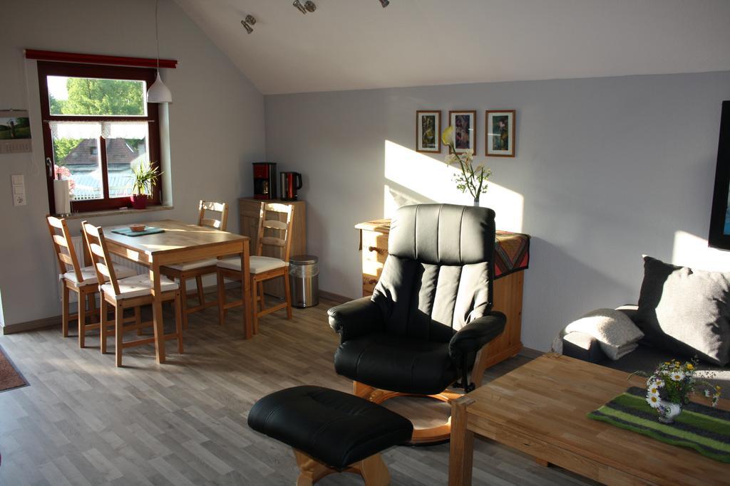 Cafe Landart Im Thueringer Finistere Apartment Plaue  Phòng bức ảnh